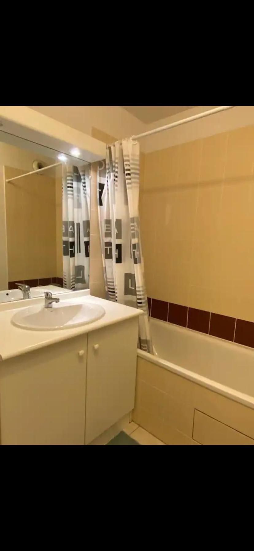 Appartement Calme Centre Ville Avec Place Parking 里摩日 外观 照片